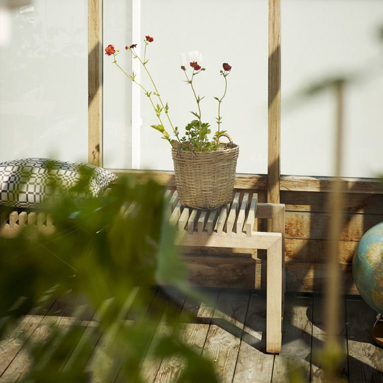 6 of the best garden benches for small outdoor spaces • Colourful