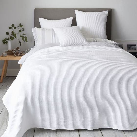 Summer bedlinen keep cool (and cosy) with The White Company