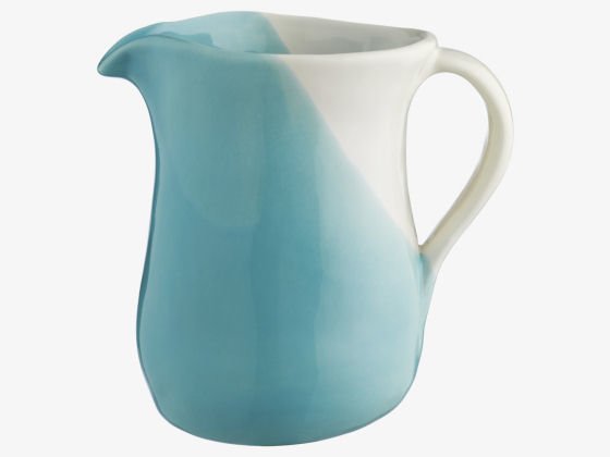 Blue and white Estrella jug