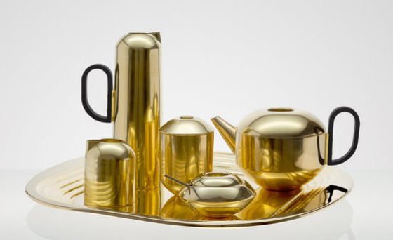 Form Teaset by Tom Dixon Contemporary brass tea set with Bakelite handles by Tom Dixon