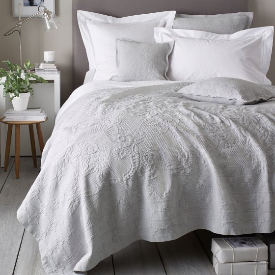 The White Company Vintage Etienne Bedspread in white cotton with vintage matelasse pattern