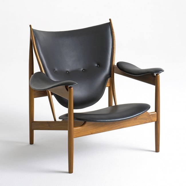 chieftainschair2 Black leathe Chieftains Chair by Finn Juhl