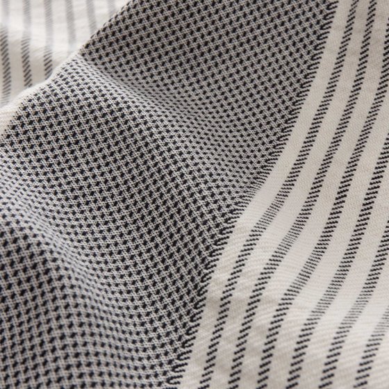 off-white-black-pilis-hammam-towel